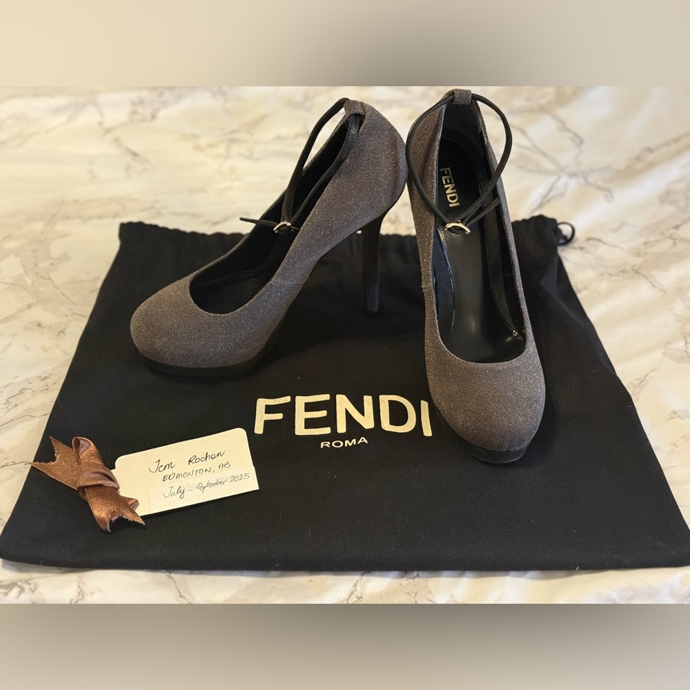🎀NEW Fendi Gray Glitter Designer Ankle Strap Suede Platform Pumps🎀